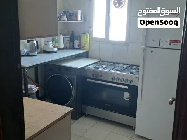 شقه غرفة وصالة مساحة كبيره للايجار المؤقت لمده 3 شهور ابتداء من 25/6