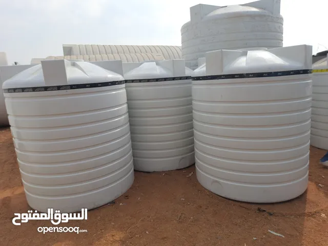 خزانات مياه للشرب مصنوعه من ماده البولي ايثلين