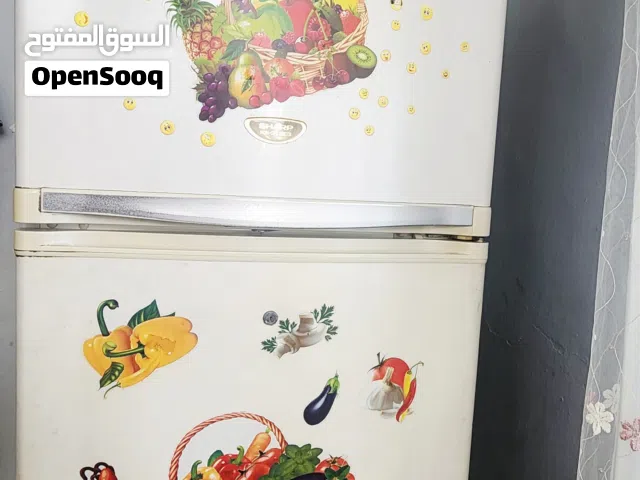 ثلاجة شارب نظيفة للبيع