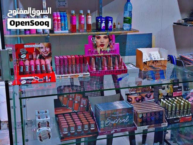 رفوف خشب ثقيل