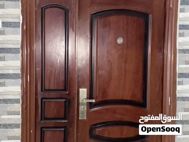 باب رئيسي للبيع شبه جديد