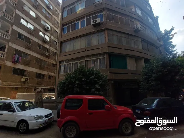 180 m2 4 Bedrooms Apartments for Sale in Giza Mohandessin