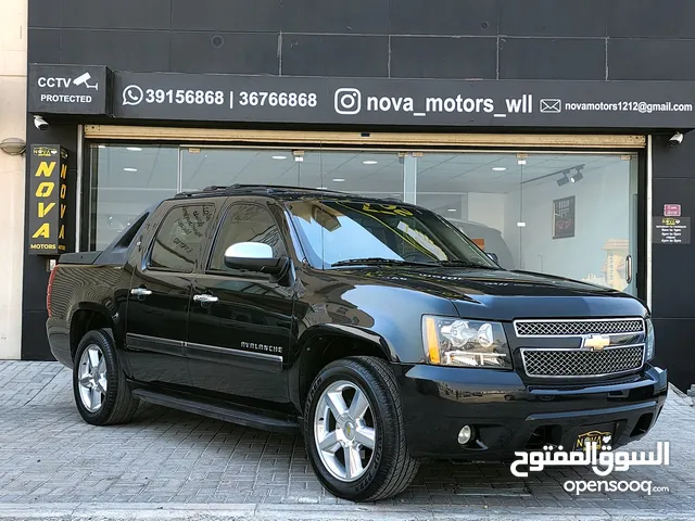 2010 Chevy avalanche LTZ Bahrain agent