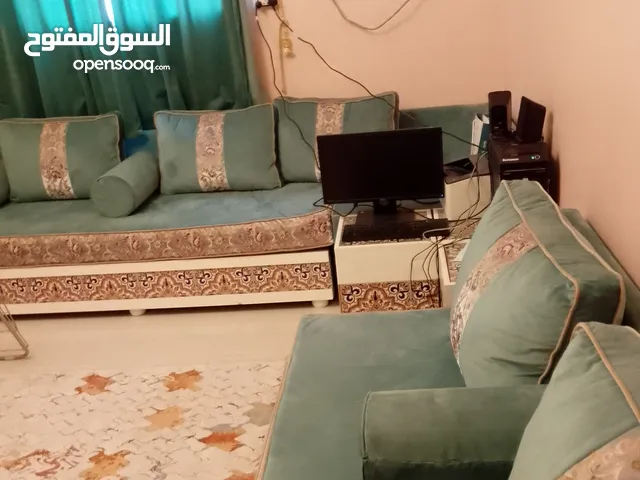 مجلس شيك جداااا قوي جداااا استعمال خفيف ونظيف بحب الشفا الرياض