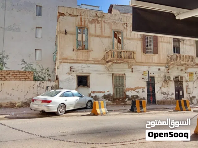 قطعة أرض للبيع موقع متميز في الظهرة تتطل علي واجهتين قرب شركة مليتة وشركة اجب