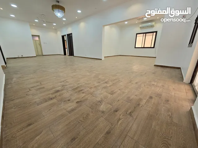 111 m2 4 Bedrooms Townhouse for Rent in Northern Governorate Saar
