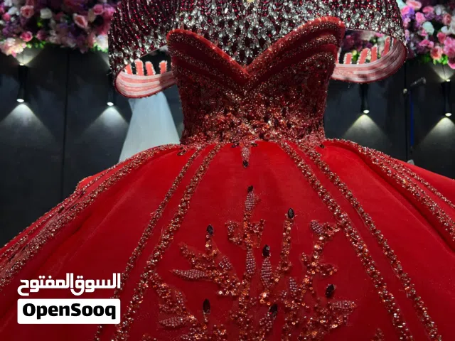 فساتين زفاف وخطوبه