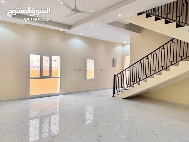 340 m2 5 Bedrooms Villa for Rent in Muscat Amerat