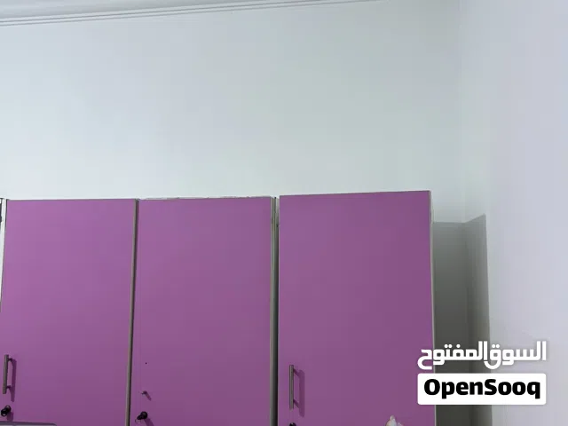 دواليب وطاولة وصبوره للبيع
