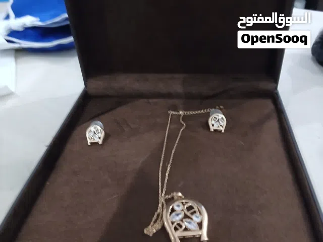 قلاده مع تراجي