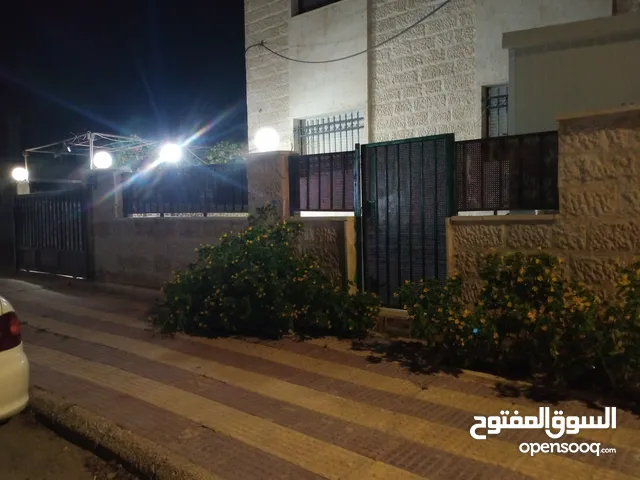 136m2 5 Bedrooms Apartments for Sale in Amman Khirbet Sooq