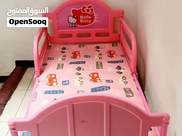 سرير اطفال شبه جديد