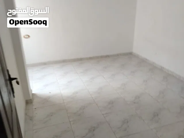 شقه للايجار غير مفروشه عماره دار القرار بجانب سوبرماركت MK