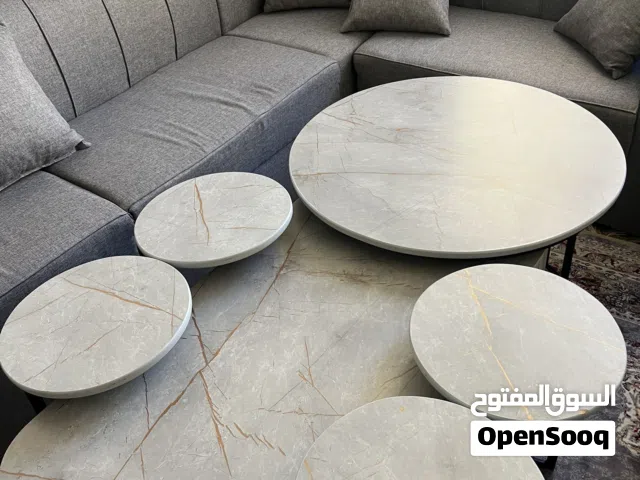 طقم كنب وطاولات ضيافة