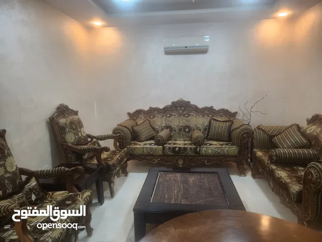 غرفة ضيوف للبيع بسعر مغري مع هدية وطاولة مكتب