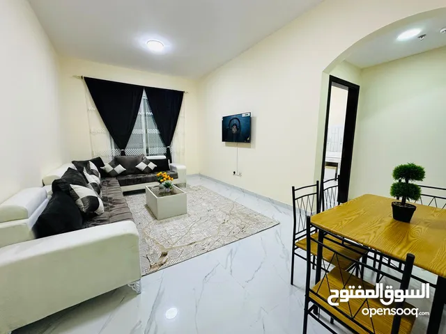 z9 شقه مفروشه غرفه وصاله ايجار شهري بالراشديه 3 بجوار جراند مول موقع مميز جدا -قريب من كورنيش عجمان