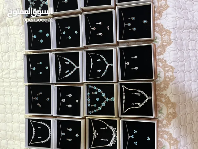 سيت نسائي فضة بأحجار كريمة متنوعة 32 سيت