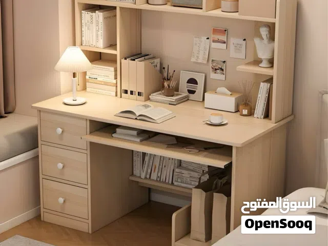 ميز مكتبي كبير خشب MDF القياسات : العمق 45 سم * العرض 120 سم * الارتفاع 132 سم السعر 105الف