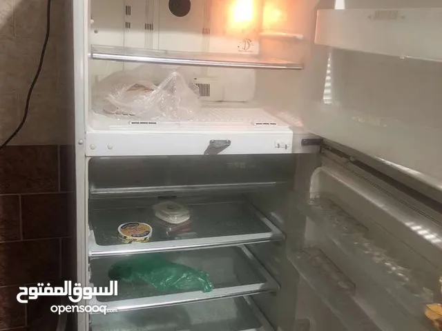 ثلاجه شارب ما شاء الله عليها