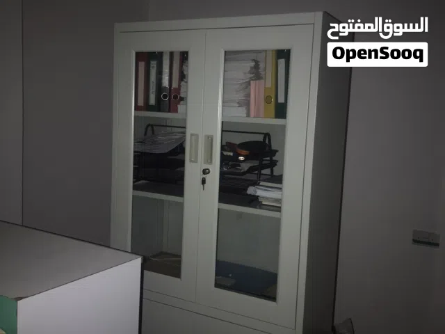 بيع أثاث مكتبي ( مكتب سفريات)بحالة جيده