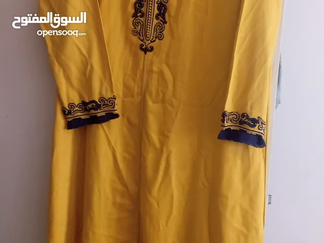 جلابة مليفة بقفطانها في حالة ممتازة جدا