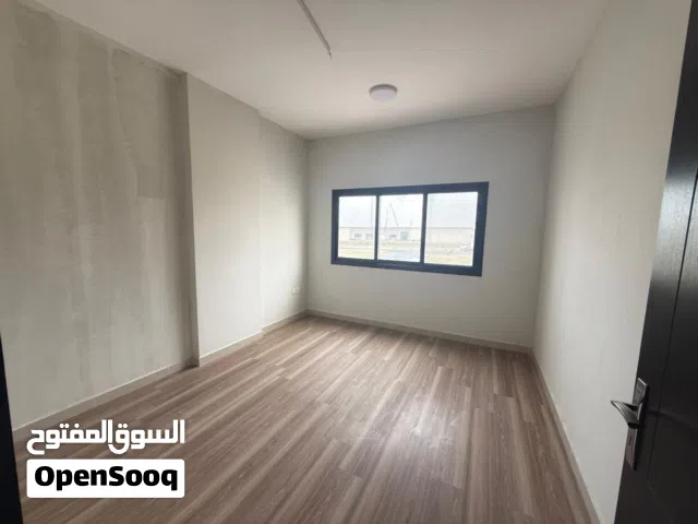 شقة غرفتين وصالة للإيجار السنوي في الجرف 3 بسعر ممتاز