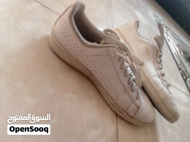 بوت بوما بسعر 3 دنانير (مستعمل)