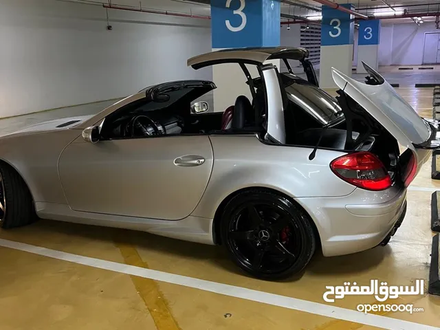 للإيجار فقط من عند ليون جروب اسعار تناسب الجميع سيارة العشاق SLK مرسيدس