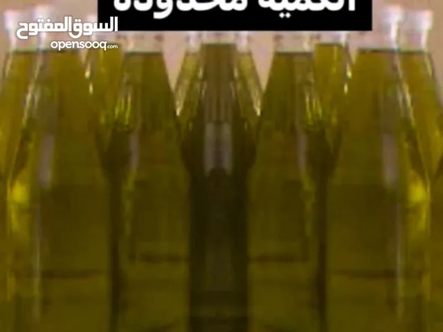 زيت زيتون وجبنه ومقدوس وزيتون وورق عنب وملوخيه وعسل وزعتر وسماق ومعمول وكعك وكيك ودحدح وخل وجبنه