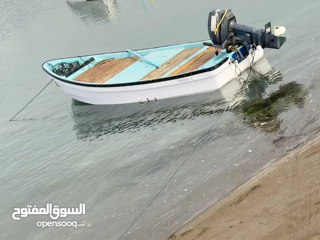 قارب 16 قدم مع مكينه 30 حصان