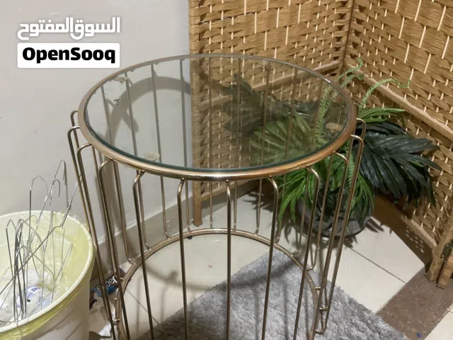 طاولات جانبيه حديد وزجاج مقاسين