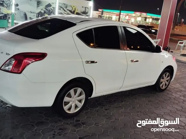 Nissan Sunny 2012