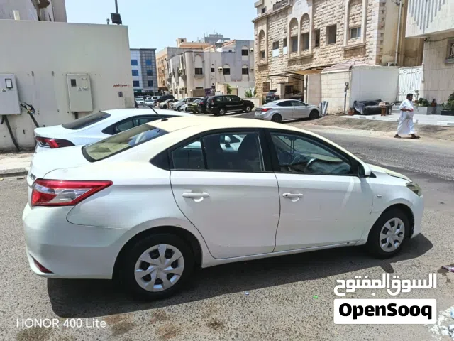 2016 تويوتا يارس E