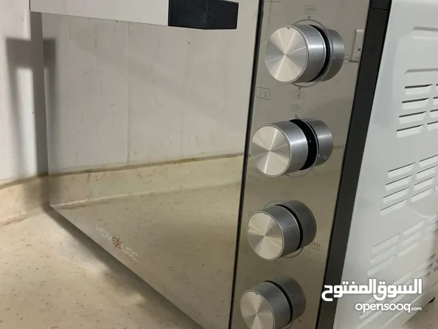 فرن كهربائي مستعمل للبيع من شركة هوم الك نظيف ويوجد كسر موجود في الصورة