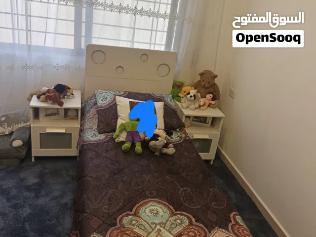 غرفة نوم ايكيا للبيع بحالة ممتازة جدا بسعر مغري