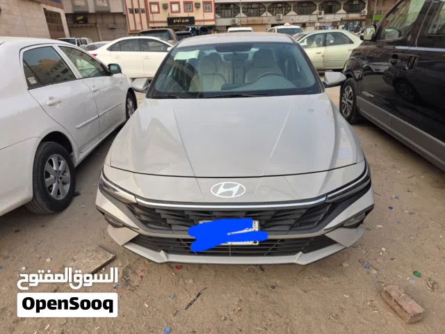 2025 Hyundai Elantra Standard