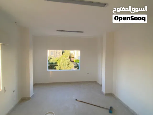 شقة طابقية لم تسكن فارغه للايجار في منطقة البنيات