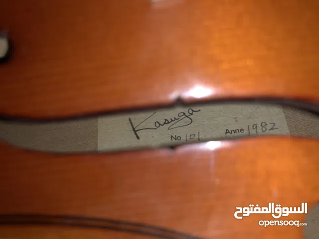 كمان ياباني عتيق ماركة ( Kasuga 1982 ) بسعر 400$ قابل للتفاوض.