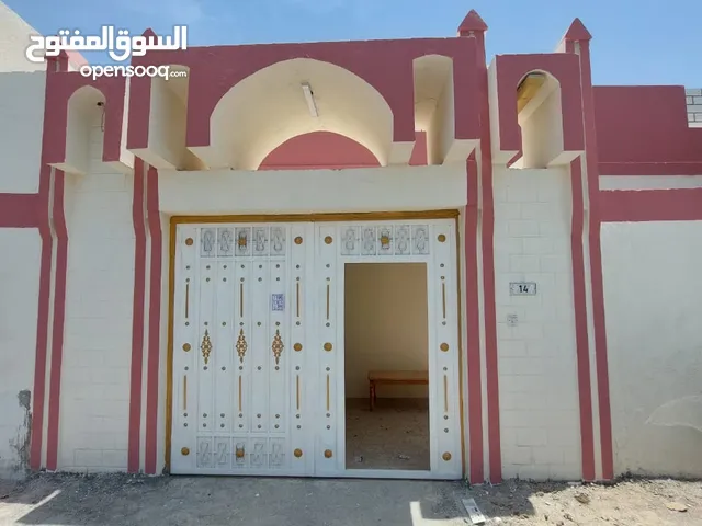 2000 ft 3 Bedrooms Townhouse for Sale in Ras Al Khaimah Al Mamourah