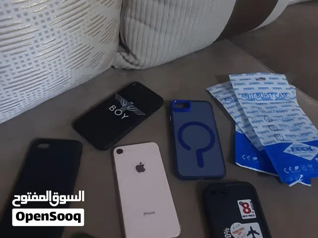 ايفون 8بصلاه علا نبي      للبيع اللبدل  تحدي اذا بتلاقي نضافتو اقرأالوصفف معا 5كفرات وشاحن