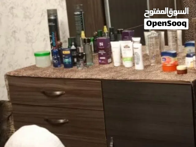 غرفه نوم كامله لامنيت اصلي تفصيل وقعده عربيه للبيع