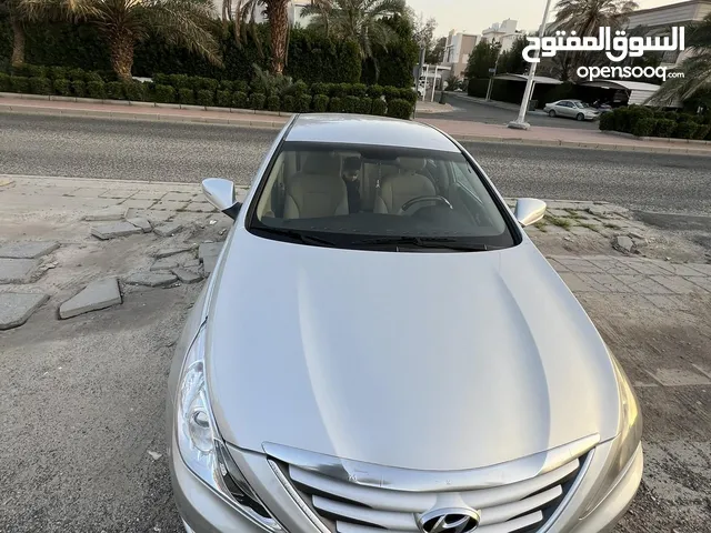 Sonata 2015 excellent condition هيونداي سوناتا 2015 بحالة ممتازة 2400 CC إستعمال يومي