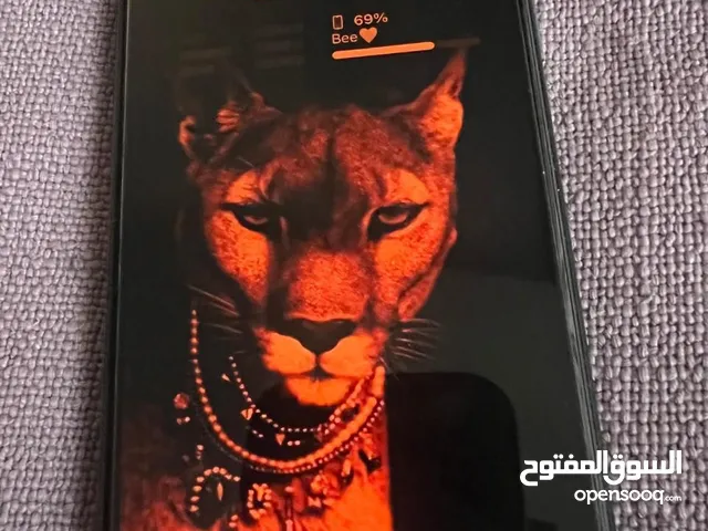 ايفون 11برو بسعة 64gb بحاله ممتازه البودي نظيف والفيس تايم شغال لون اخضر