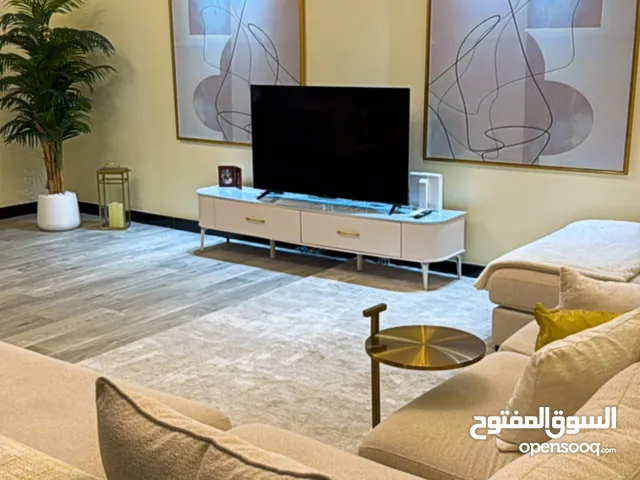 اثاث بيت كامل مع اثاث خارجي بنصف السعر اقل من 6 اشهر
