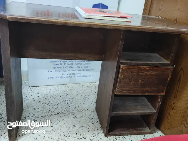 مكتب بحالة جيدة مستعمل