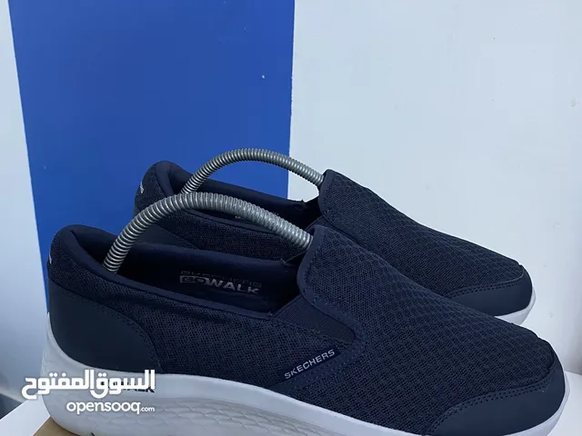 حذاء سكيتشرز Skechers الأصلي من دون رباط مقاس 42 لون مميز جديد غير مستعمل