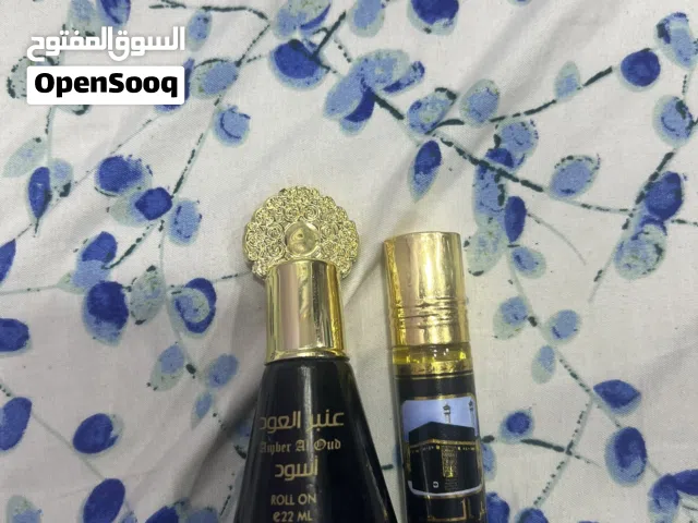 عطر عنبر العود اسود 22ملي و عطر الحرم من السعوديه مع سبحه مجانيه