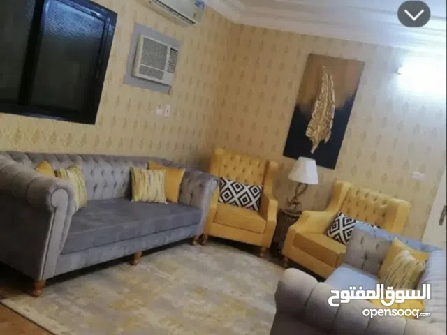 كنب صاله بحاله جيده ونظيفه