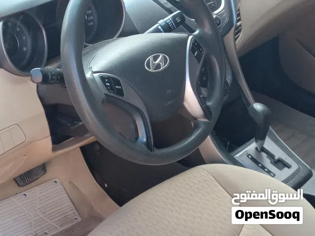2013 Hyundai Elantra Standard