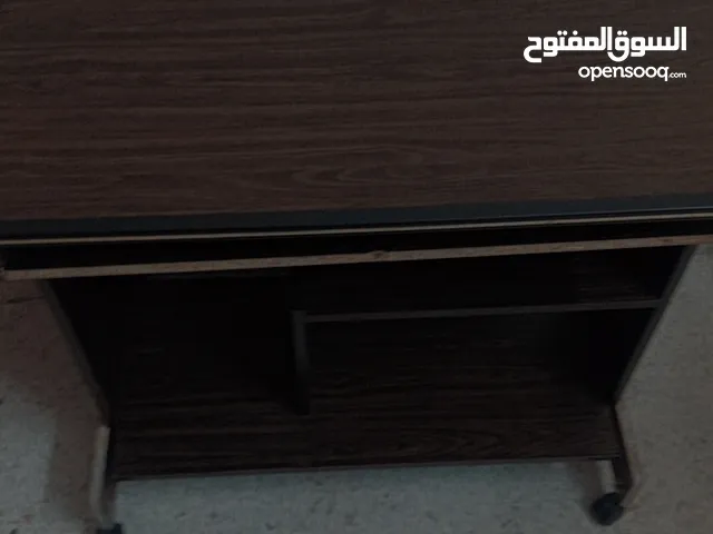 طاوله كمبيوتر اللبيع في حالة الوكالة قابل للتفاوض
